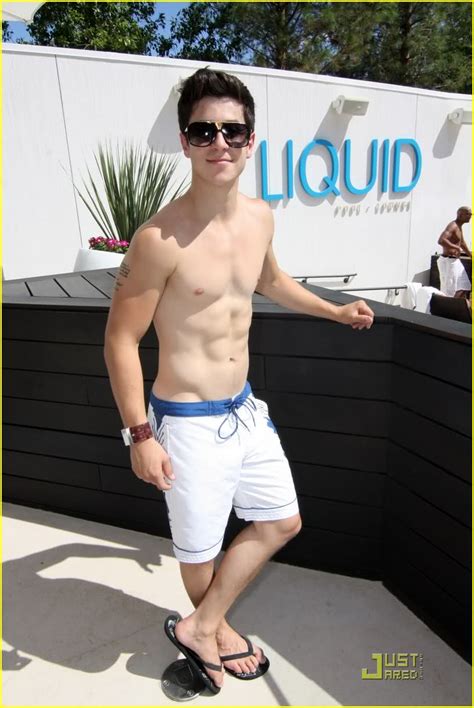 David henrie naked - David Henrie is super sexy. I watch that show because how sexy he is. He has a nice ass too! 